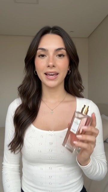 Review UGC de Perfume com Dois Sprays
